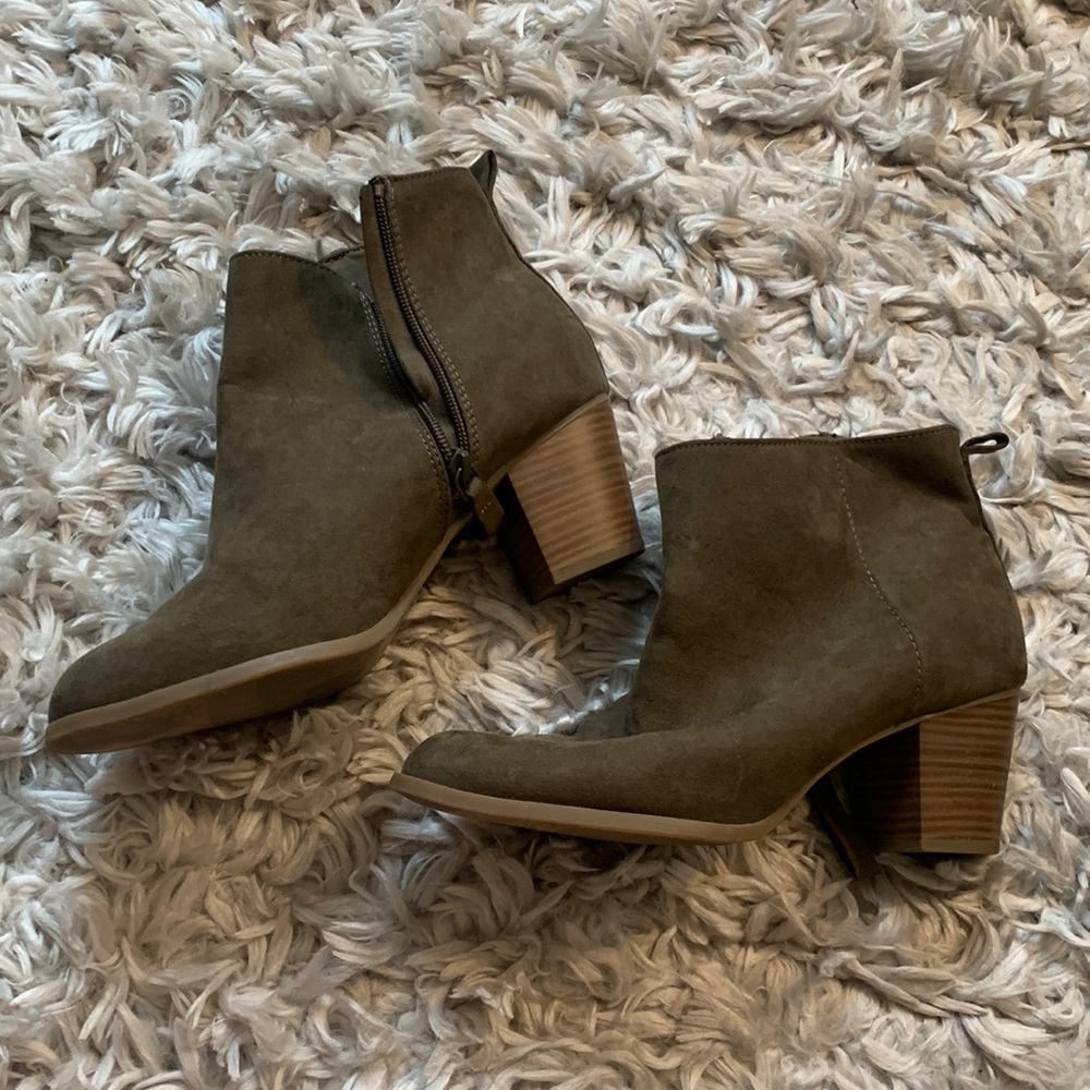 Olive old navy booties
